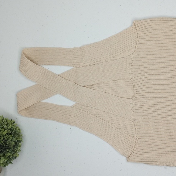 Plain Wrap Sleeveless Knitted Top - Picture 8 of 10